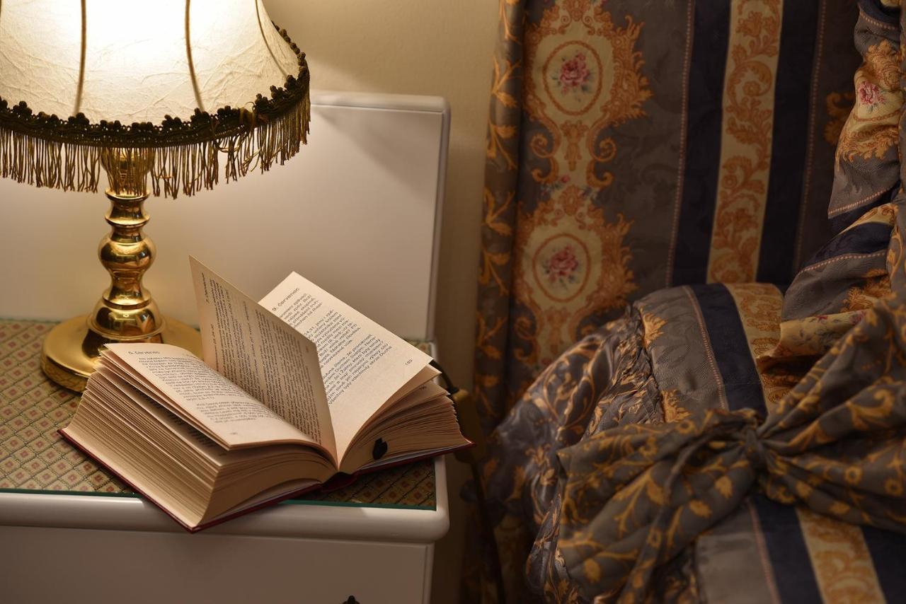 Apartman Dalia Janackovo Nabrezi Praha Bagian luar foto