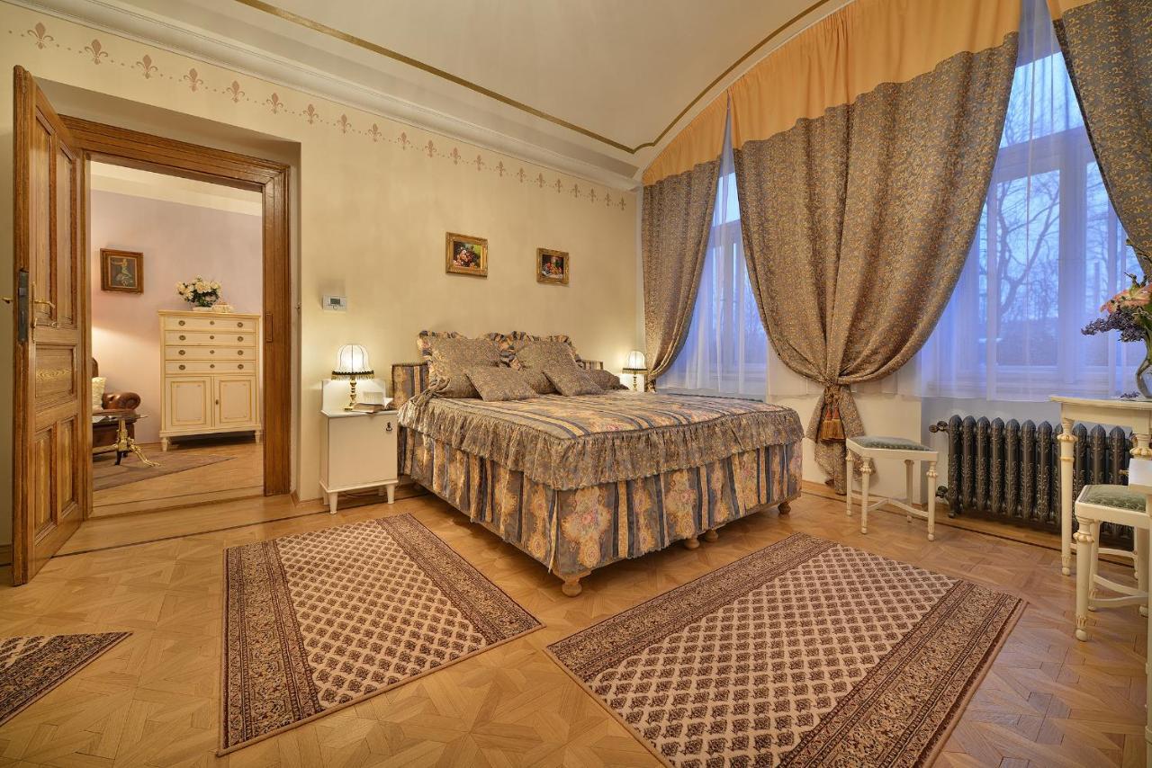 Apartman Dalia Janackovo Nabrezi Praha Bagian luar foto