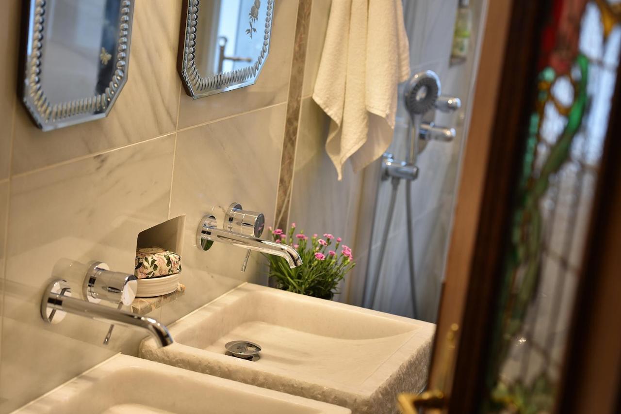 Apartman Dalia Janackovo Nabrezi Praha Bagian luar foto