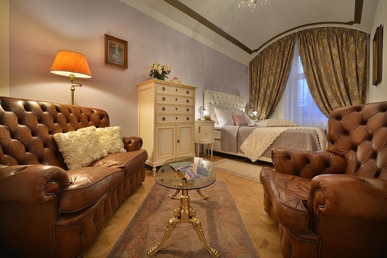 Apartman Dalia Janackovo Nabrezi Praha Bagian luar foto
